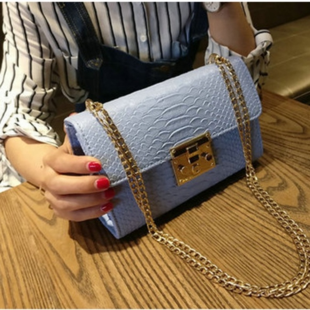 Sale!Cute Crocodile Clutch Gold Chain Shoulder Bag - Picture 4 of 8